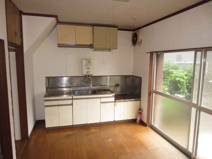 神奈川県三浦郡葉山町一色(一戸建)の賃貸物件の居間