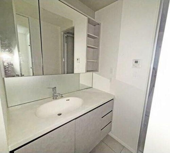 HARUMI FLAG SUN VILLAGE E棟の内装