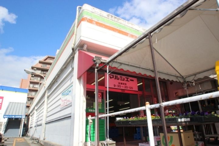 ポルトボヌール弐番館の周辺