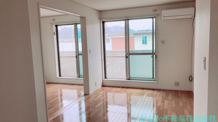 シャルマンソフィアI・IIの居間