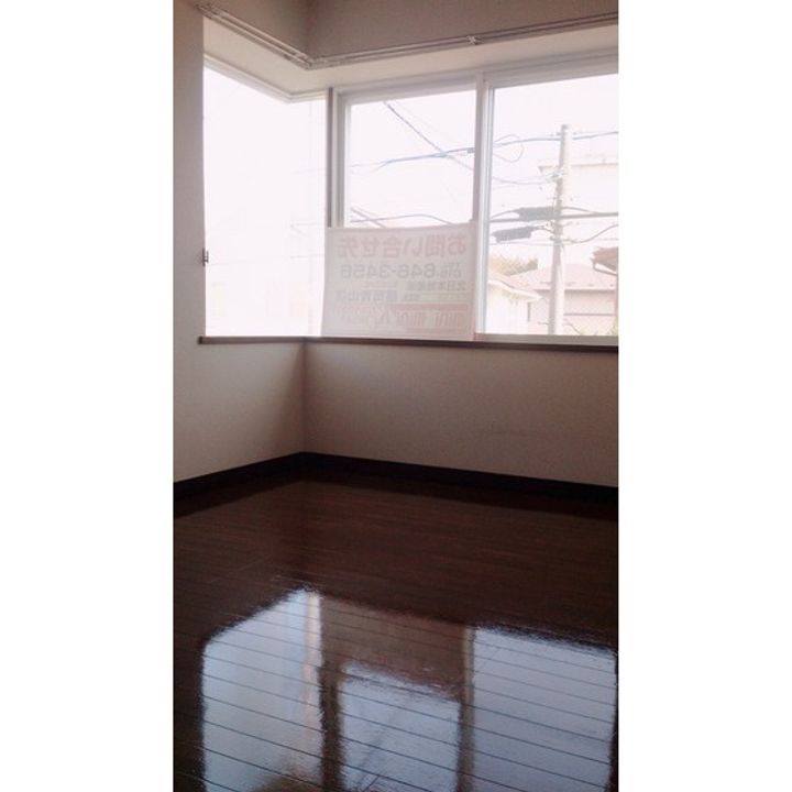 OCTETアオヤマの居間