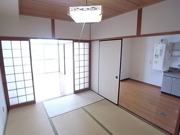 岐阜県岐阜市福光東3(マンション)の賃貸物件の居間