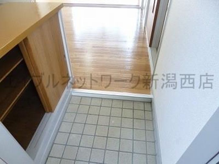 グランフォーレ寺尾の玄関