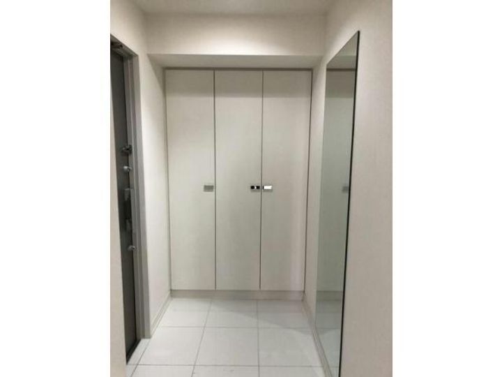 カスタリア伏見の玄関