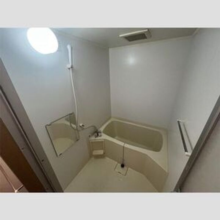 ロイヤル上大川前の風呂