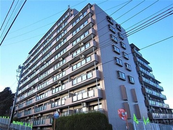 エトワール泉中央の外観