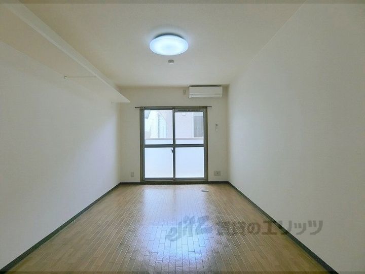 メゾン・ジョイスの居間