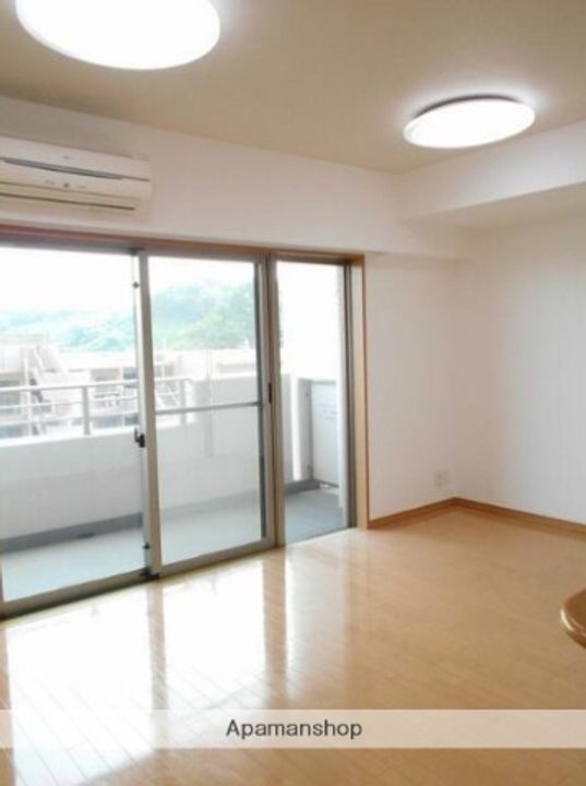 神奈川県横須賀市船越町6(マンション)の賃貸物件の居間