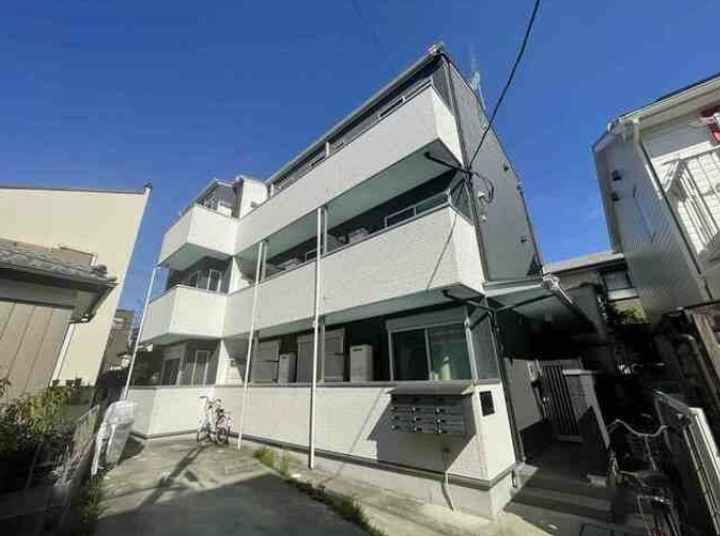 トリファイン草加の外観