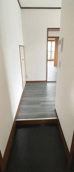 東京都三鷹市新川6(マンション)の賃貸物件の玄関