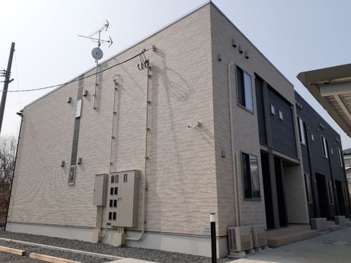 青森県八戸市長者2(アパート)の賃貸物件の外観
