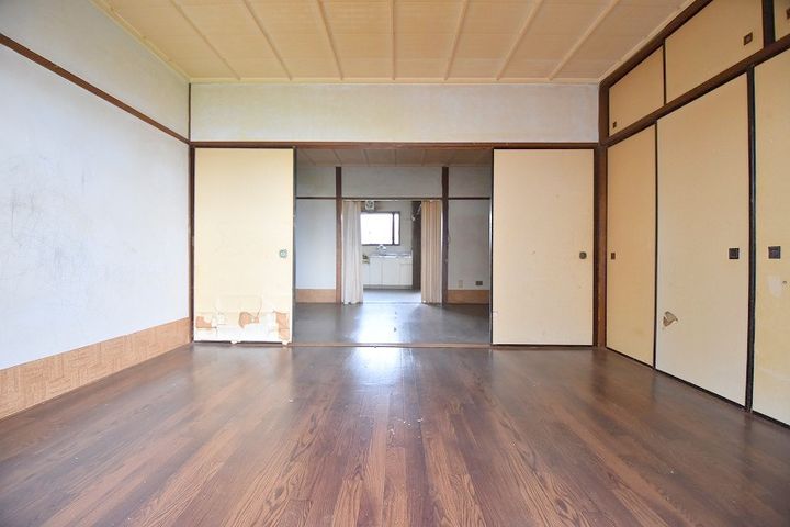 第1イスズビルの内装