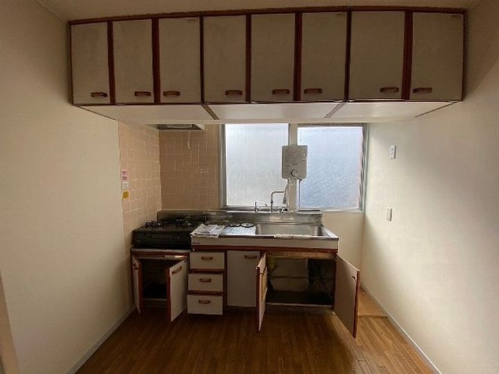 温品ビルのキッチン