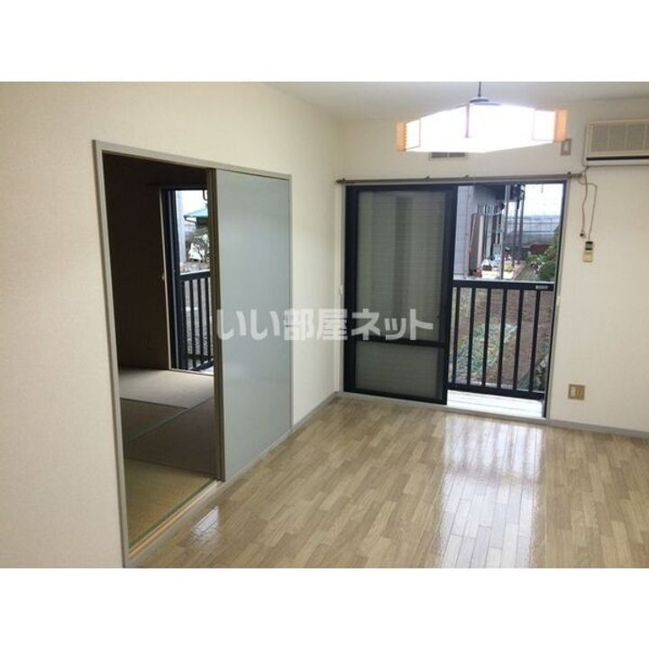 栃木県栃木市岩舟町静(アパート)の賃貸物件の居間