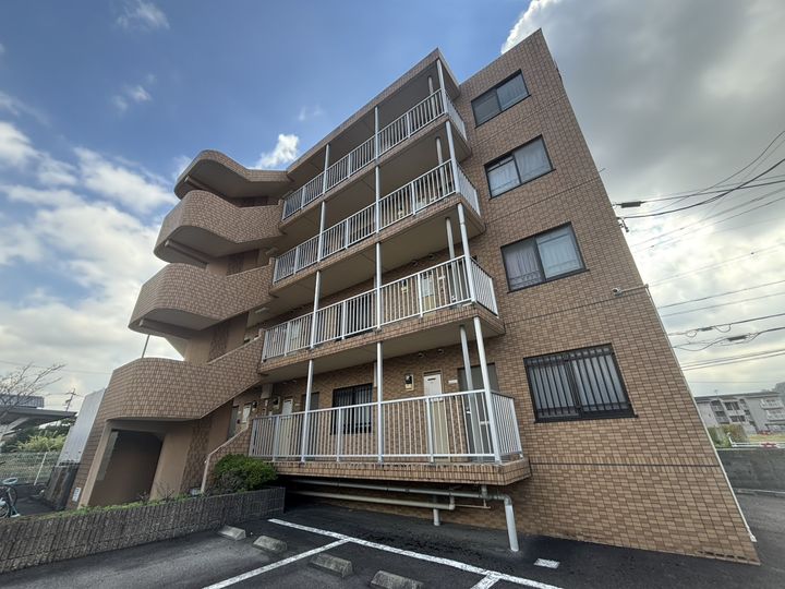 フォレストマンションの外観