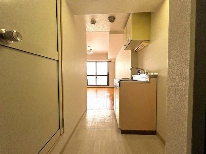 NKTハイツの玄関