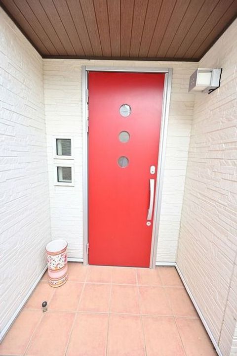 東京都日野市三沢4(一戸建)の賃貸物件の玄関