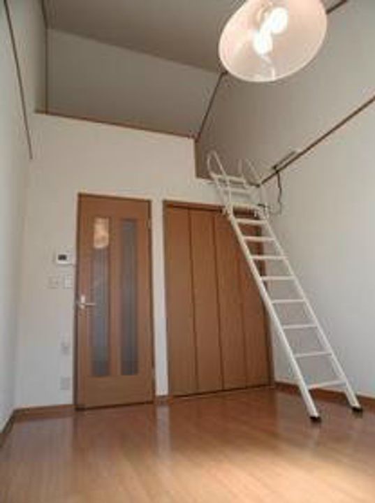 神奈川県藤沢市亀井野1(アパート)の賃貸物件の居間
