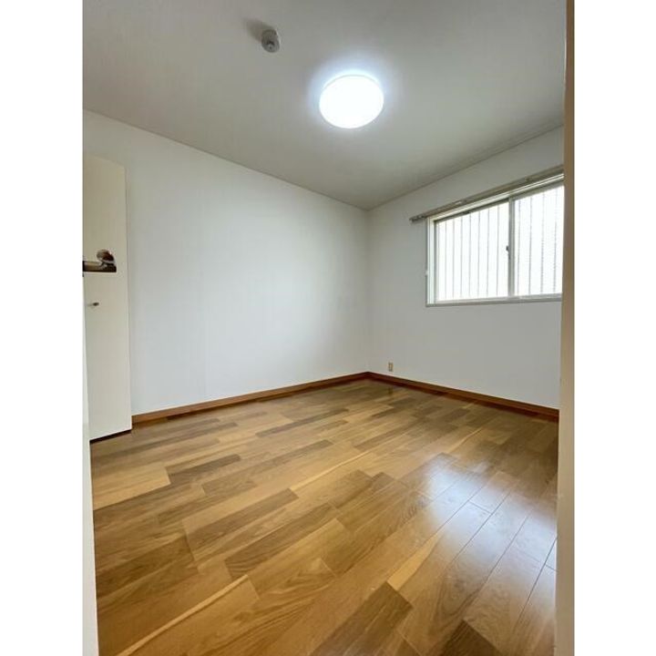 神奈川県横浜市磯子区森6(アパート)の賃貸物件の居間