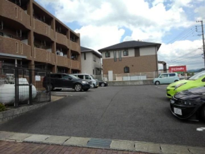 三重県名張市希央台2番町(マンション)の賃貸物件の地図