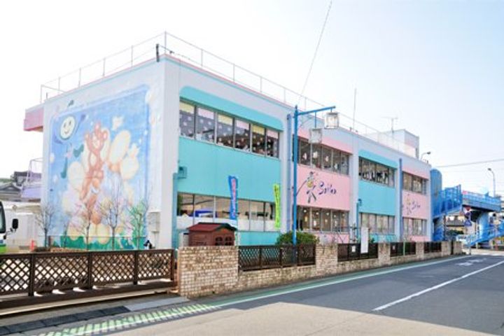 The Wallの周辺