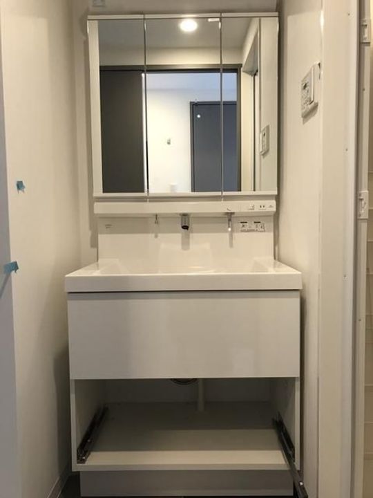 B CITY APARTMENT SHINJUKU NWの内装