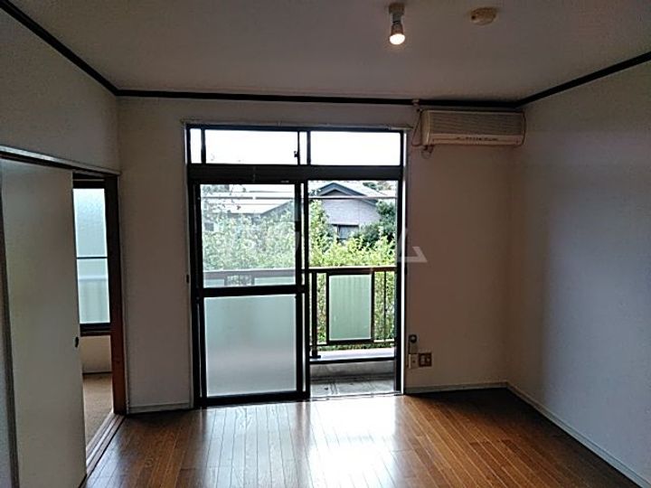 ハイツG&Bの居間