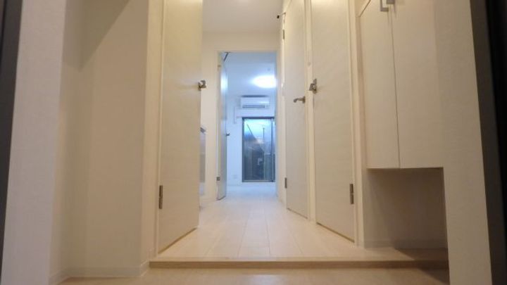 大阪府大阪市此花区西九条5(マンション)の賃貸物件の玄関