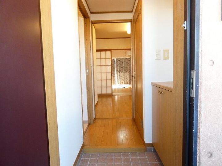 さくらB Dの玄関