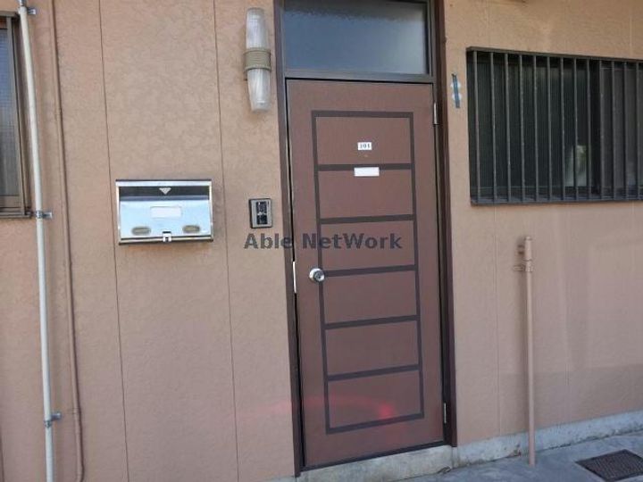 新田ハイツの地図