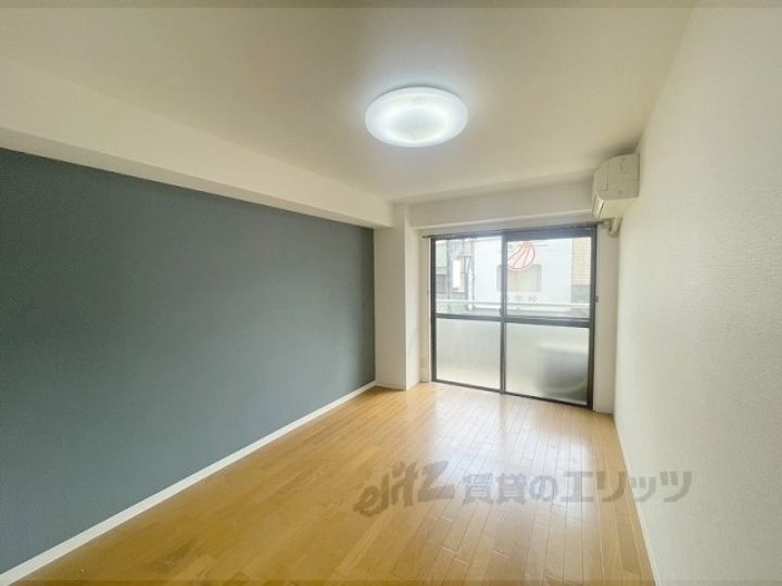 アミティ近大通りの居間