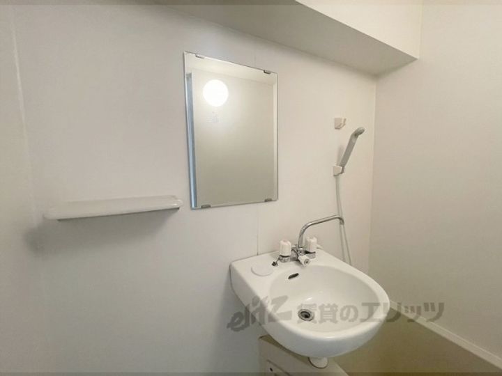 アミティ近大通りの内装