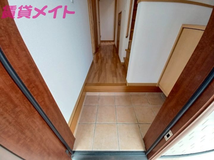 三重県四日市市別名4(一戸建)の賃貸物件の玄関