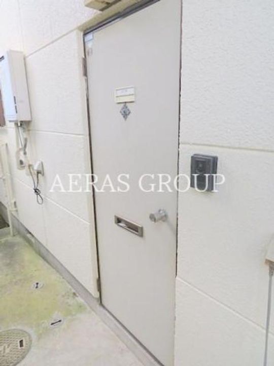 メゾン・コンフォートの玄関