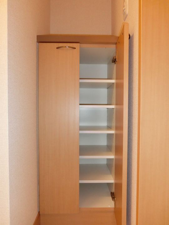 東京都練馬区中村北2(マンション)の賃貸物件の玄関