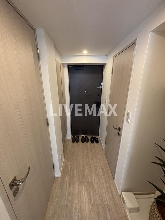 東京都大田区大森中1(マンション)の賃貸物件の玄関