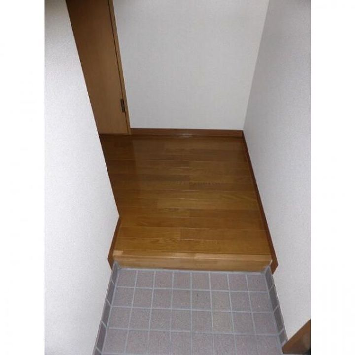 プルミエール清洲の玄関