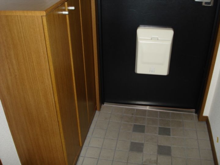 神奈川県茅ヶ崎市本村5(マンション)の賃貸物件の玄関