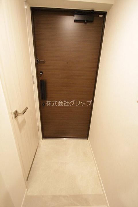 エステムコート横濱反町の玄関