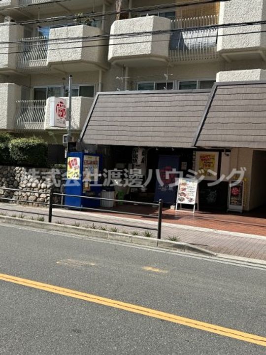 MCOURT江坂の周辺
