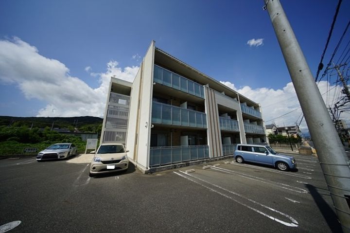 山口県下関市長府松小田本町(アパート)の賃貸物件の外観