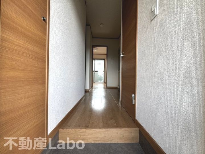 徳島県板野郡藍住町徳命字小塚東(アパート)の賃貸物件の玄関