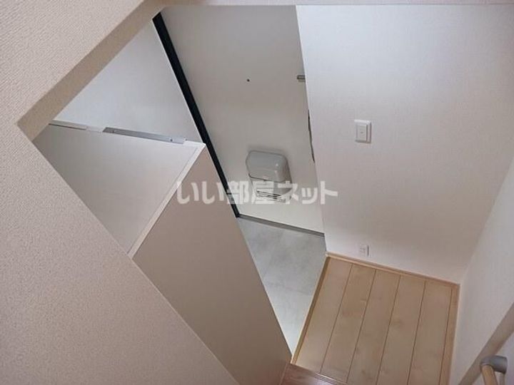 大阪府池田市神田3(マンション)の賃貸物件の玄関