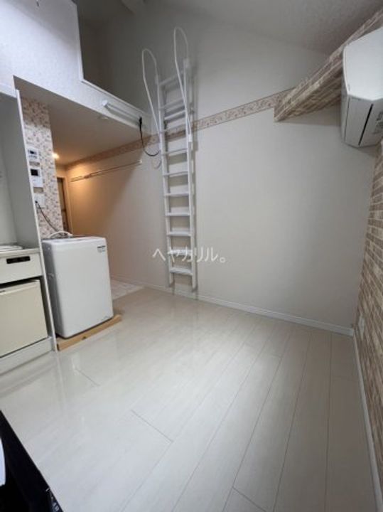 神奈川県横浜市西区境之谷(アパート)の賃貸物件の居間