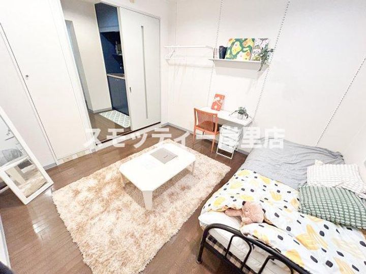 パラドール北加賀屋の居間