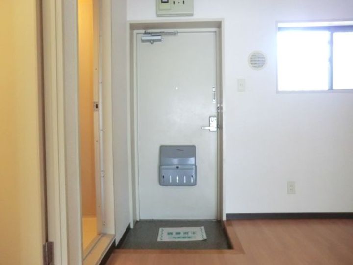 チェリーハイツ吉祥寺の玄関