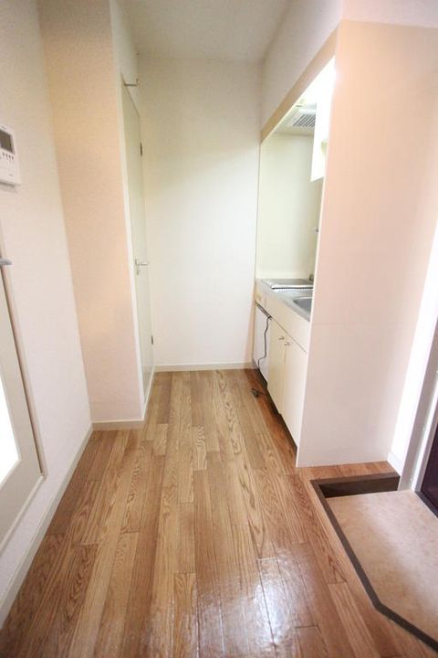 MAPLE RESIDENCEの玄関