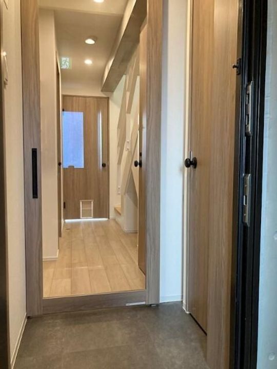 TRADIS 荏原中延の玄関