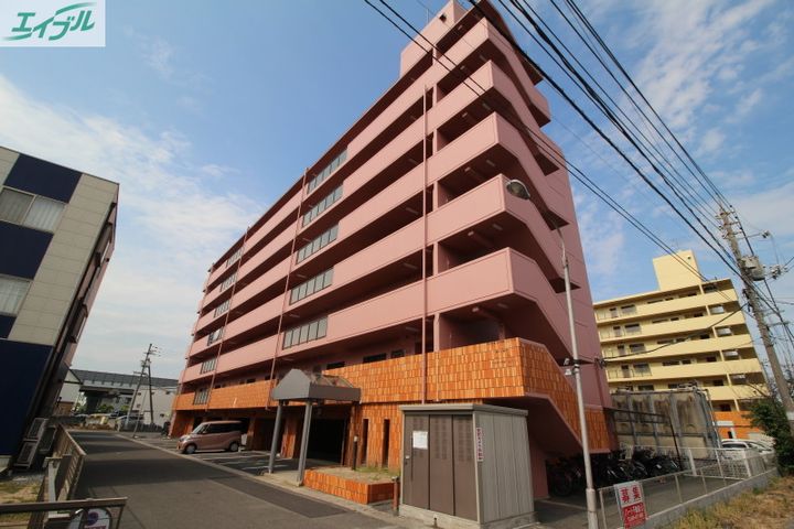 ネクスト倉田 西館の外観