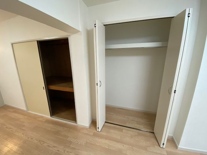 ロイヤルマンション上小出の内装